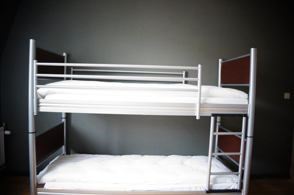 Es Hostel Saint-Gilles Chambre photo